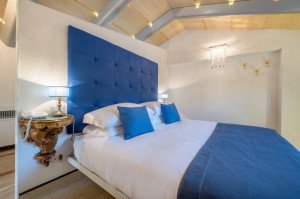 Bedroom at the Relais Don Antonino, home for your cooking vacation in Sorrento